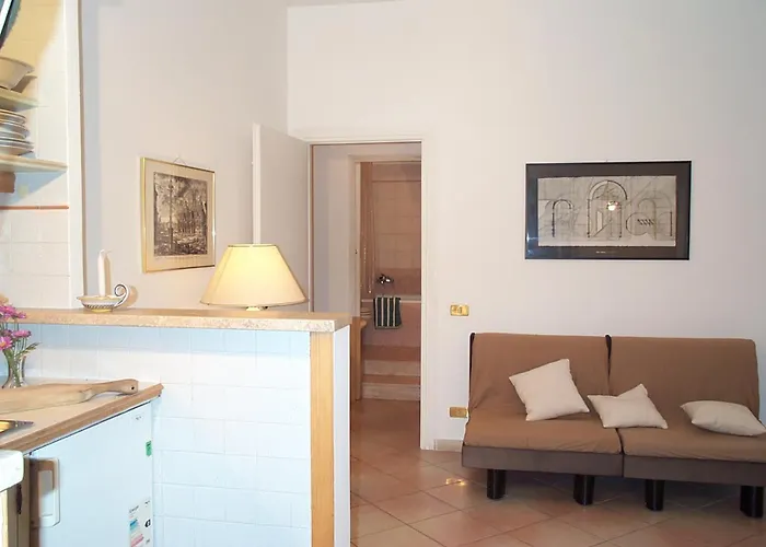 Trastevere, Tiburzi 2, Balcony, Ideally Located!!! Appartement *