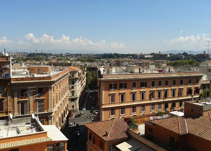 Trastevere, Tiburzi 2, Balcony, Ideally Located!!! * Rome