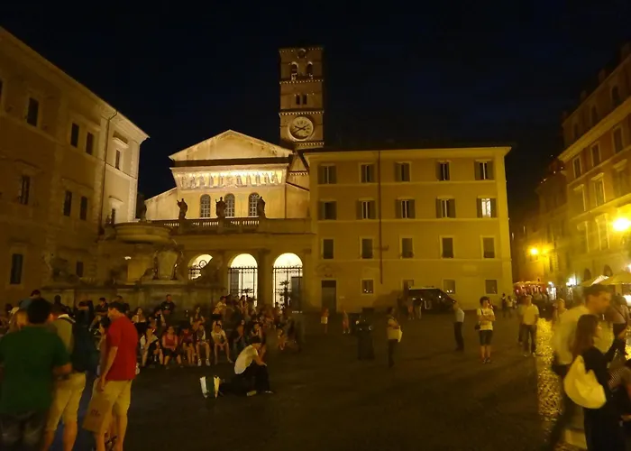 Trastevere, Tiburzi 2, Balcony, Ideally Located!!! Roma